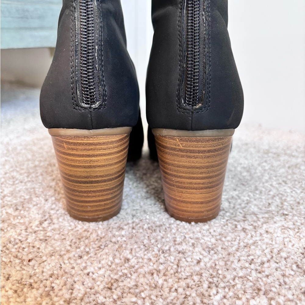 A2 by Aerosoles Gravity V-Cut Opening Ankle Boots Size 9.5 M Black - Picture 8 of 9